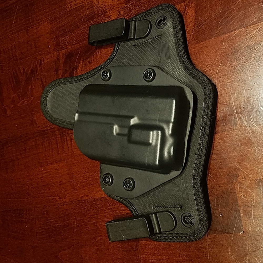 IWB holster for Glock 19 compatible with Streamlight TLR-7A